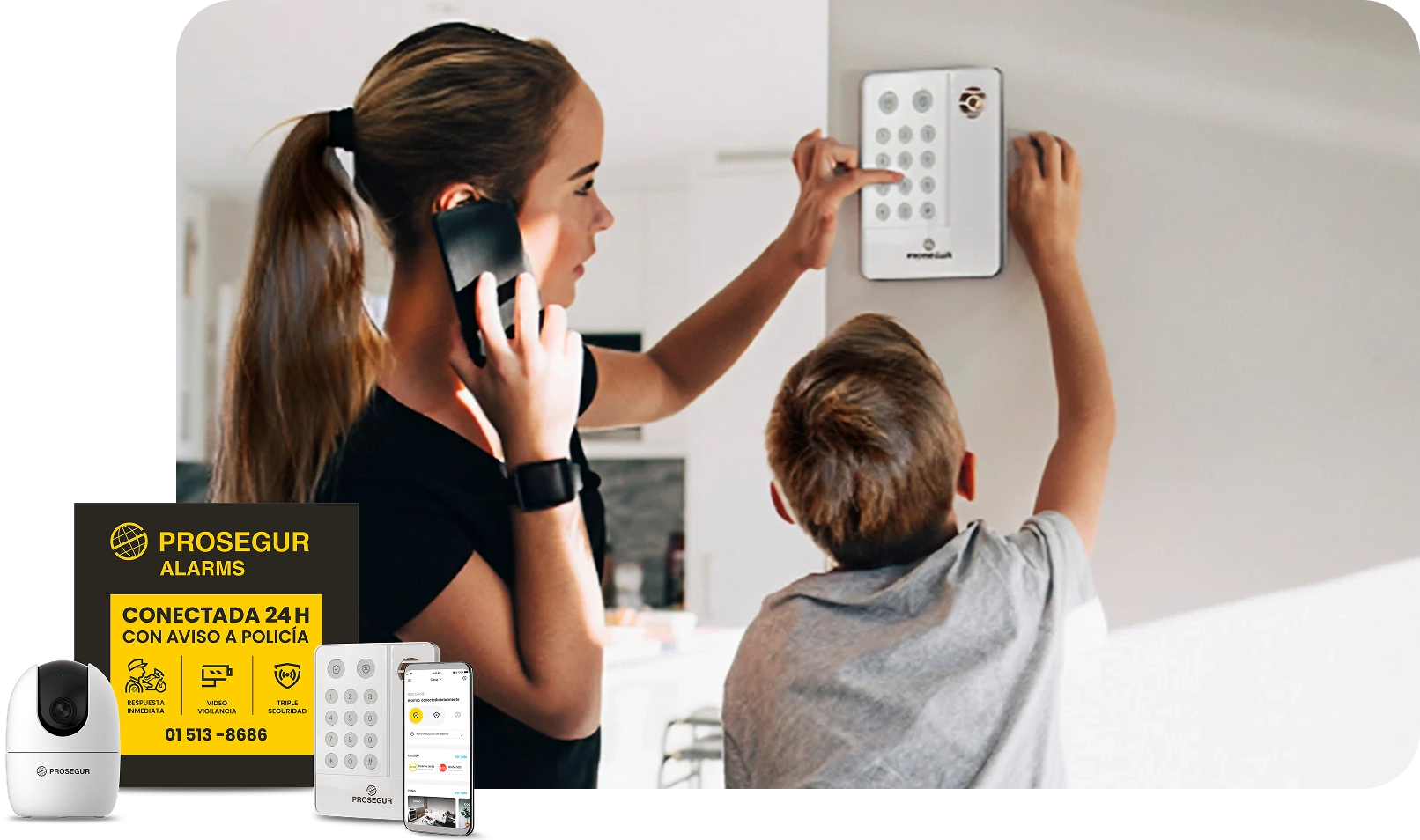 Familia usando alarma Prosegur
